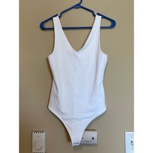 *NEW* Abercrombie & Fitch double-layered seamless v-neck bodysuit